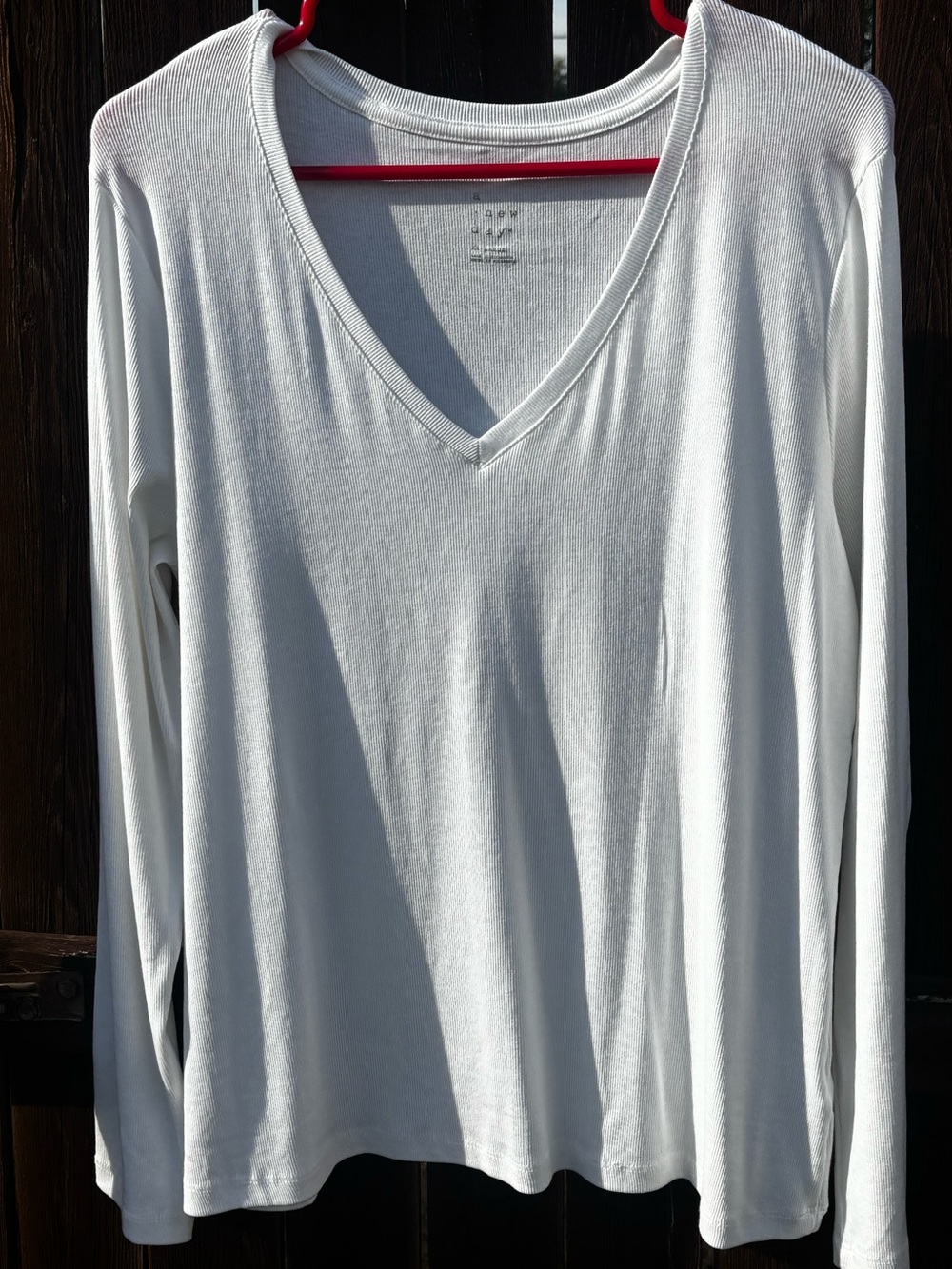 Women’s White V-Neck Long Sleeve Top EUC